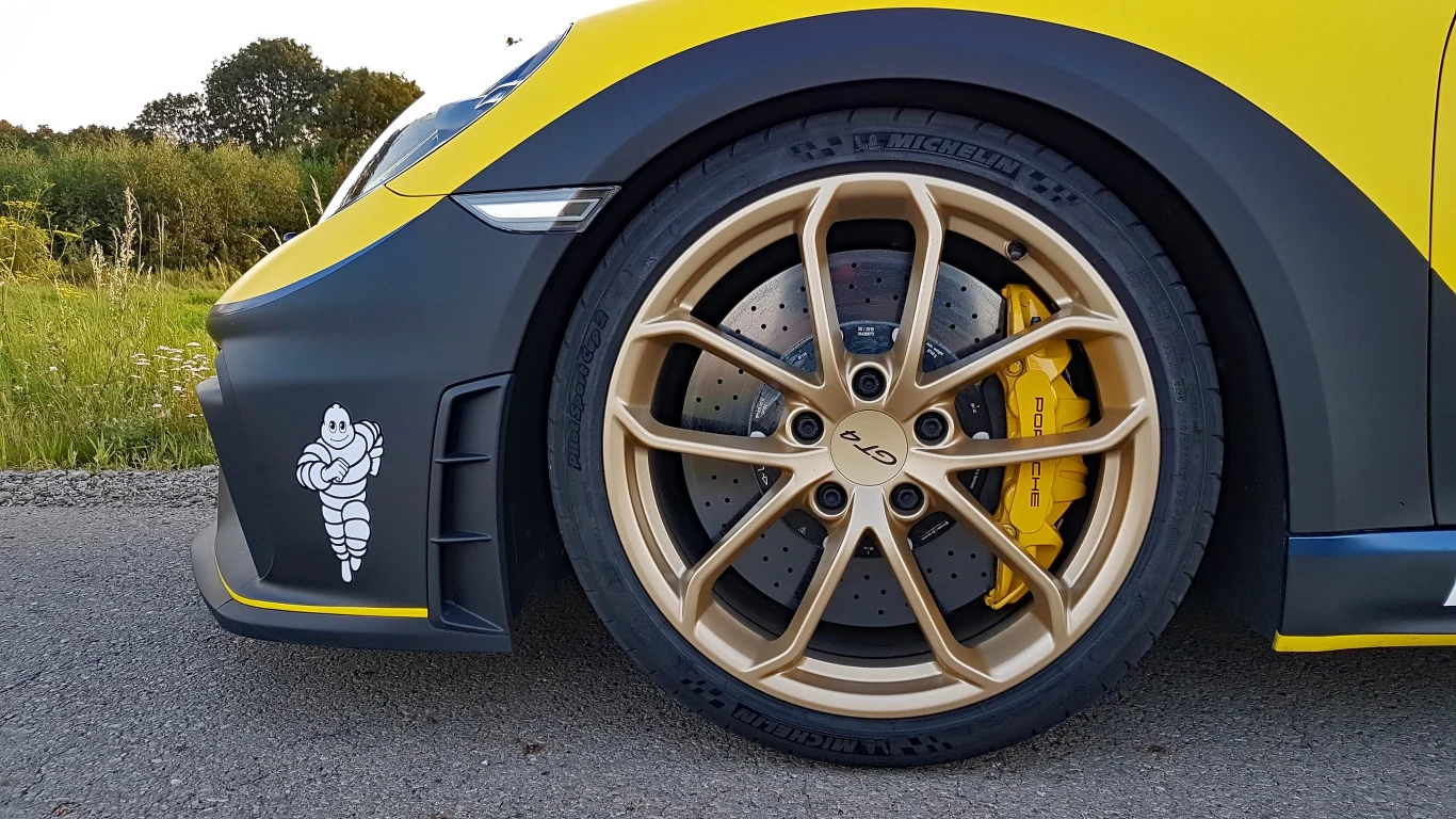 Porsche 718 Cayman GT4 Porsche 718 Cayman GT4