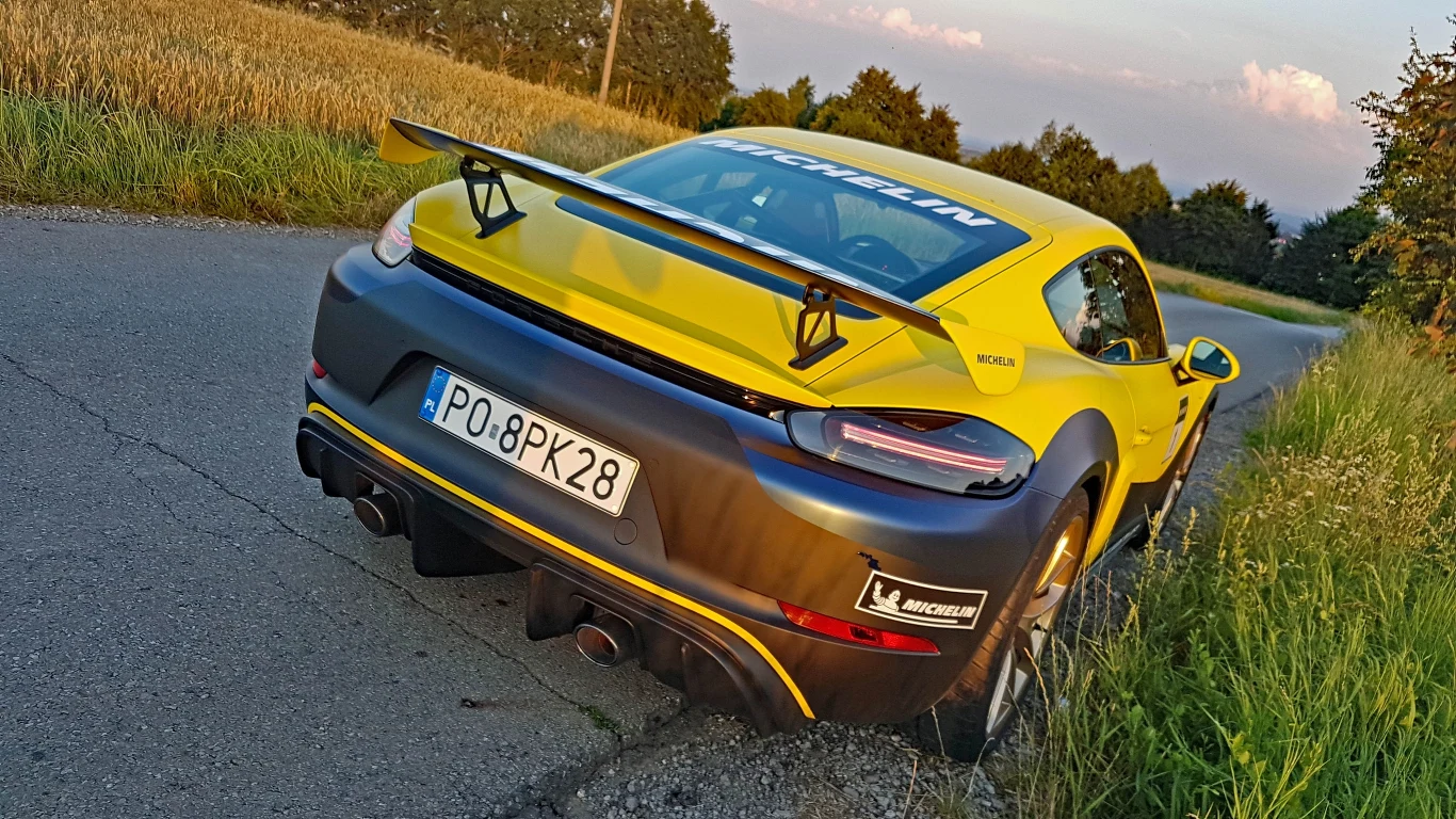 Porsche 718 Cayman GT4 Porsche 718 Cayman GT4
