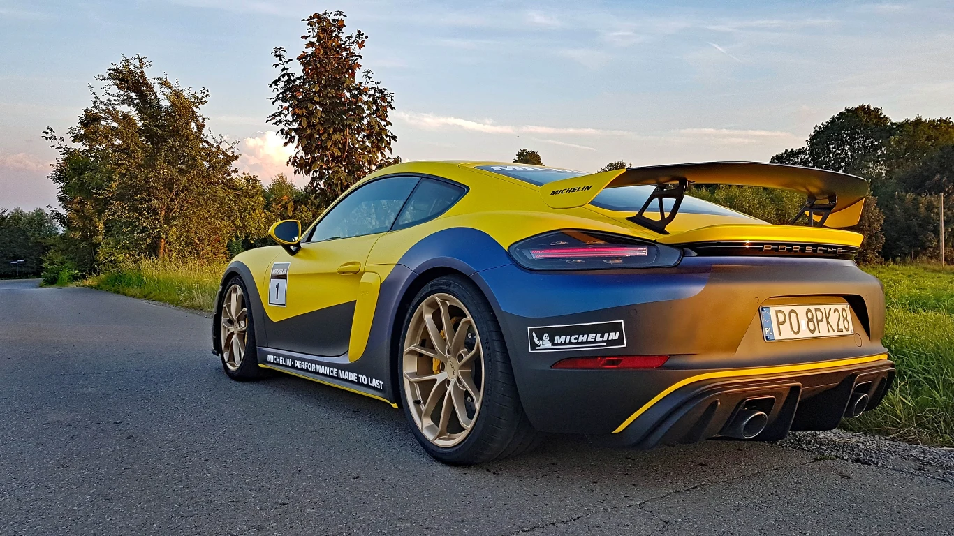 Porsche 718 Cayman GT4 Porsche 718 Cayman GT4