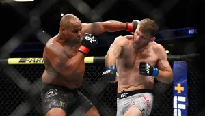 Daniel Cormier (z lewej) i Stipe Miocić