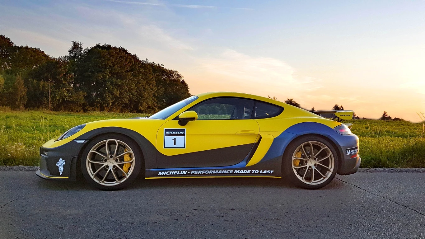 Porsche 718 Cayman GT4 Porsche 718 Cayman GT4