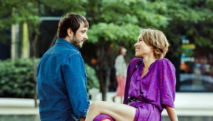 Michał Żurawski i Weronika Książkiewicz w scenie z filmu "Szczęścia chodzą parami"