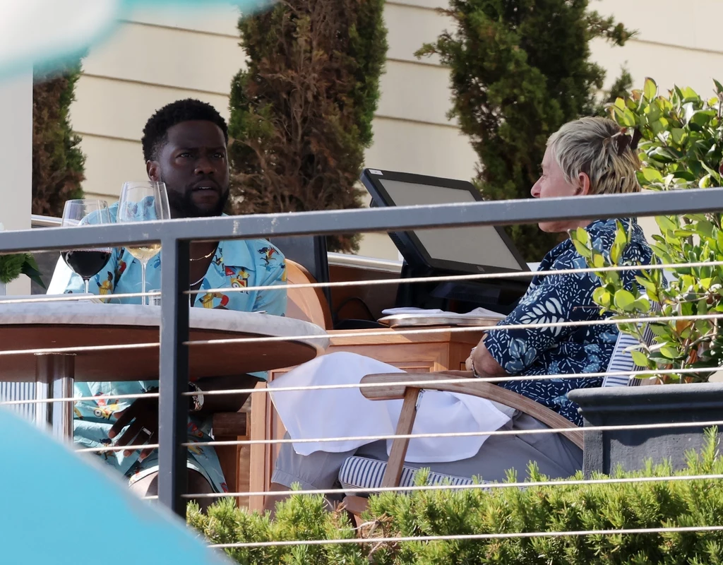 Ostatnio paparazzi przyłapali Kevina, gdy ten jadł lunch z Ellen DeGeneres. Jego żona spędzała w tym samym czasie wolne chwile na plaży. Eniko odsłoniła spory ciążowy brzuszek i pojawiła się w Santa Barbara w samym bikini. Ostatnio paparazzi przyłapali Kevina, gdy ten jadł lunch z Ellen DeGeneres. Jego żona spędzała w tym samym czasie wolne chwile na plaży. Eniko odsłoniła spory ciążowy brzuszek i pojawiła się w Santa Barbara w samym bikini.