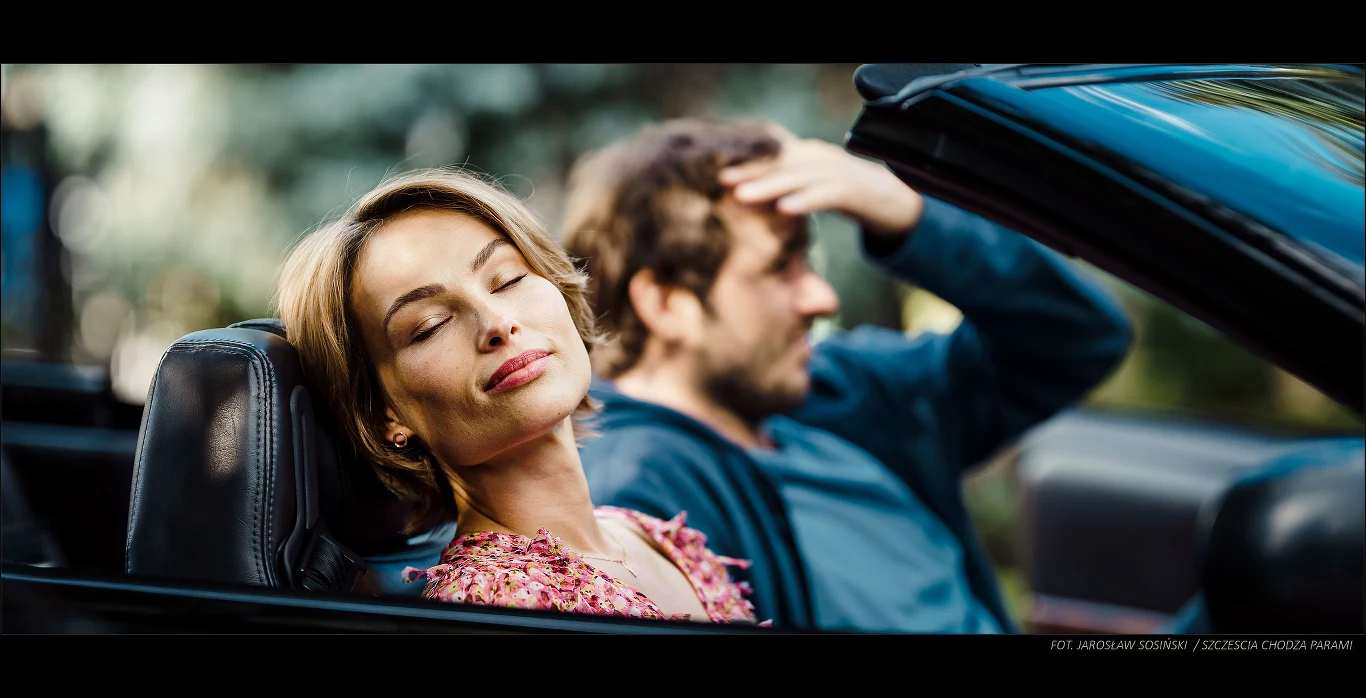 Malwina (Weronika Książkiewicz), przebojowa projektantka samochodów, zakochuje się w Brunonie (Michał Żurawski), wziętym terapeucie par. Choć potrafi on uratować każdy związek, to jego własne historie miłosne tworzą serię spektakularnych katastrof.