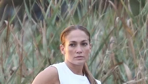 Jennifer Lopez przyłapana na plaży przez paparazzi