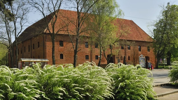 Zamek w Ostródzie

Jeden z najstarszych zabytków tego miasta, zbudowany w stylu gotyckim przez Krzyżaków  na początku XIV wieku. W czasie II wojny światowej został spalony. Odbudowano go w 1974 r.