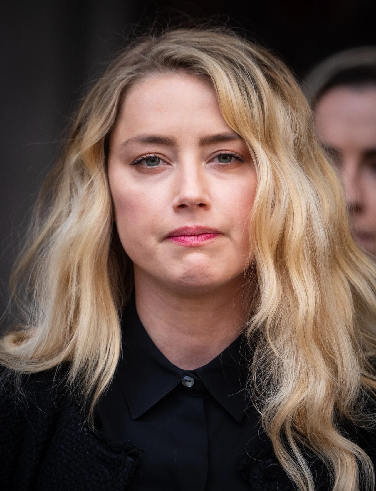 Johnny Depp i Amber Heard rozwiedli się w 2016 roku po czteroletnim, burzliwym związku, w którym według aktorki miało dochodzić do przemocy fizycznej ze strony męża. Hollywoodzki gwiazdor od początku zaprzeczał tym zarzutom i powoływał kolejnych świadków twierdzących, że to on był ofiarą w tej relacji.