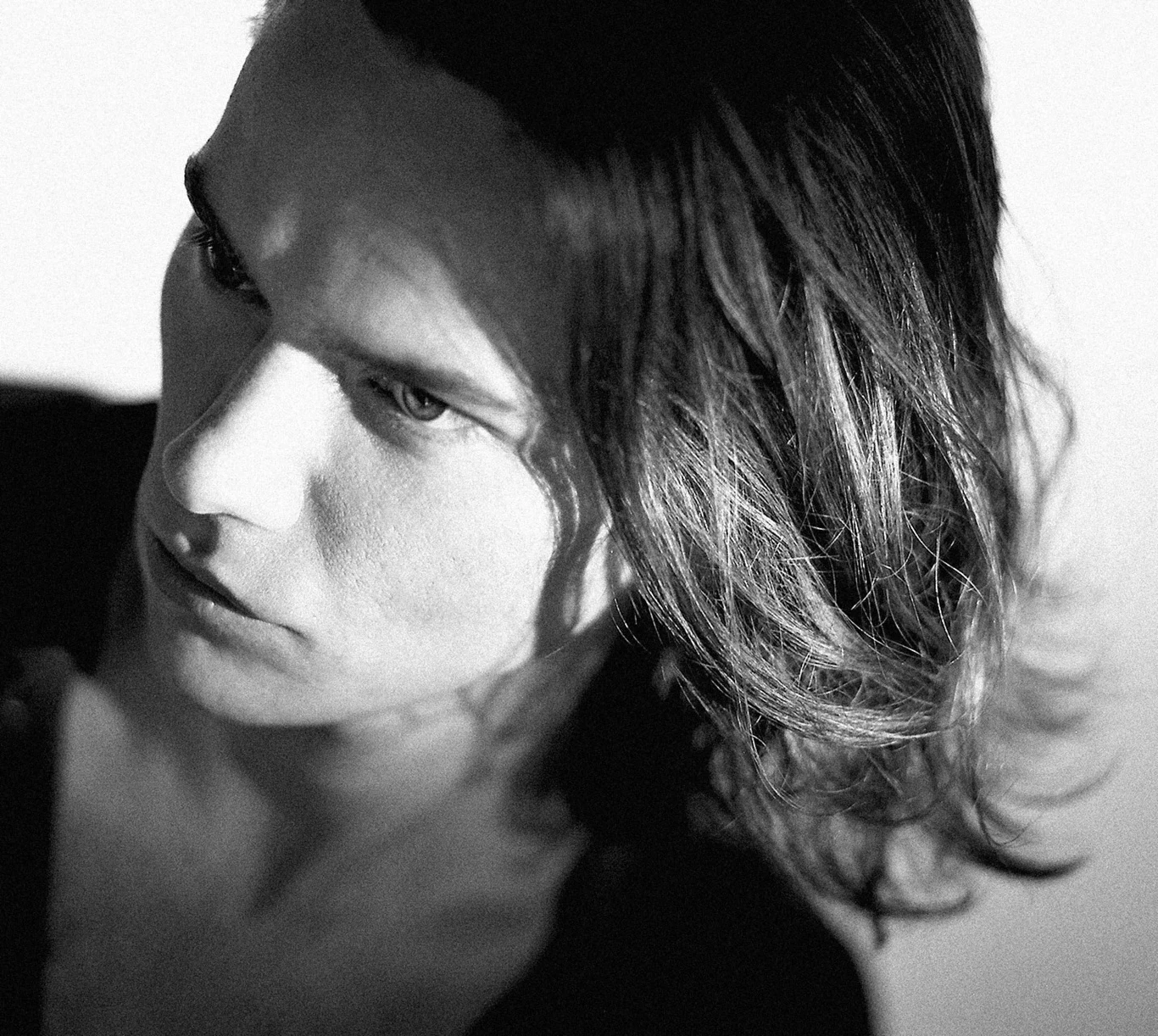 Być może Phoenix byłby dzisiaj w świecie kina kimś formatu Leonarda DiCaprio czy Brada Pitta, gdyby nie feralna noc z 30 na 31 października 1993 r. River imprezował wtedy w należącym do Johnny'ego Deppa lokalu The Viper Room w Los Angeles. Upadł, wychodząc z klubu i zmarł wkrótce potem w szpitalu.