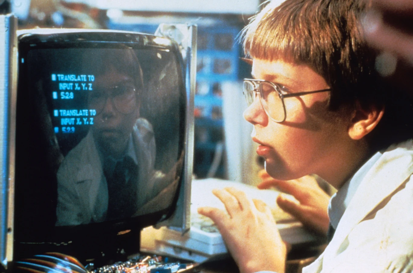 Początki kariery Rivera Phoenixa były skromne. Chłopiec zagrał w kilku reklamach i serialach. Przełom nadszedł w roku 1985, kiedy to 15-letni wówczas chłopak wystąpił w przygodowym filmie "Odkrywcy". Chociaż nie była to rola, która pozwalała na rozwinięcie aktorskich skrzydeł, River został doceniony, a propozycję zaczęły się mnożyć.