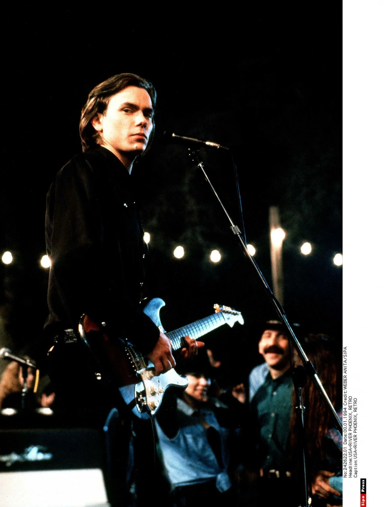 Inną wielką pasją Rivera była muzyka. Od końca lat 80. był członkiem kilku zespołów. Wielu z jego "muzycznych" znajomych doczekało się światowej sławy - River był m.in. przyjacielem Michaela Stipe'a, wokalisty zespołu R.E.M.

Phoenix szybko zanurzył się w rockandrollowy styl życia. Coraz więcej mówiło się o szalonych imprezach na jakich bywał i narkotykowych ekscesach z nim w roli głównej. Jego przyjaciele wspominają, że byli świadkami, kiedy na jednej z imprez River zażywał na zmianę kokainę i heroinę. Młody aktor nie chciał jednak zwalniać tempa...