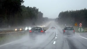Intensywne opady deszczu i trudne warunki drogowe były w wielu regionach Polski