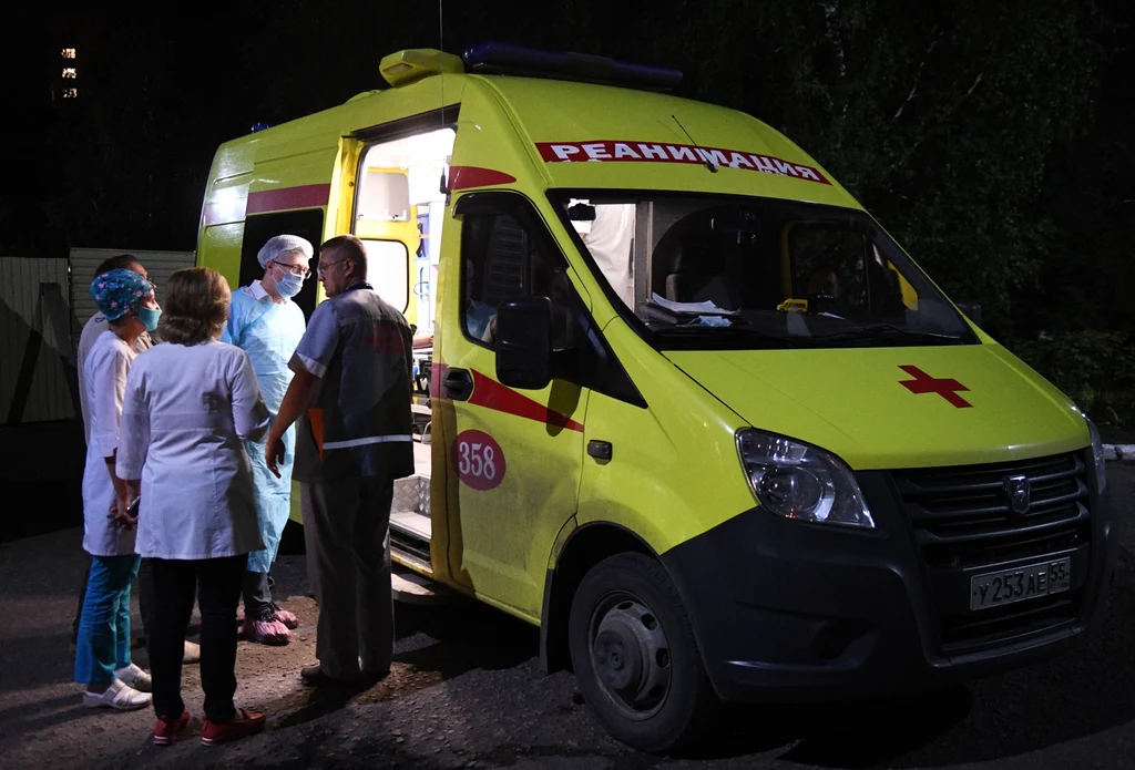 Krótko po tym, jak Nawalny znalazł się w szpitalu w Omsku, media społecznościowe rozpowszechniały informacje, jakoby dzień wcześniej pił alkohol. Współpracownicy opozycjonisty temu zaprzeczyli. Kanał Baza na komunikatorze Telegram uściślił, że ilość alkoholu, którą wykryto w organizmie Nawalnego, była znikoma. Krótko po tym, jak Nawalny znalazł się w szpitalu w Omsku, media społecznościowe rozpowszechniały informacje, jakoby dzień wcześniej pił alkohol. Współpracownicy opozycjonisty temu zaprzeczyli. Kanał Baza na komunikatorze Telegram uściślił, że ilość alkoholu, którą wykryto w organizmie Nawalnego, była znikoma.
