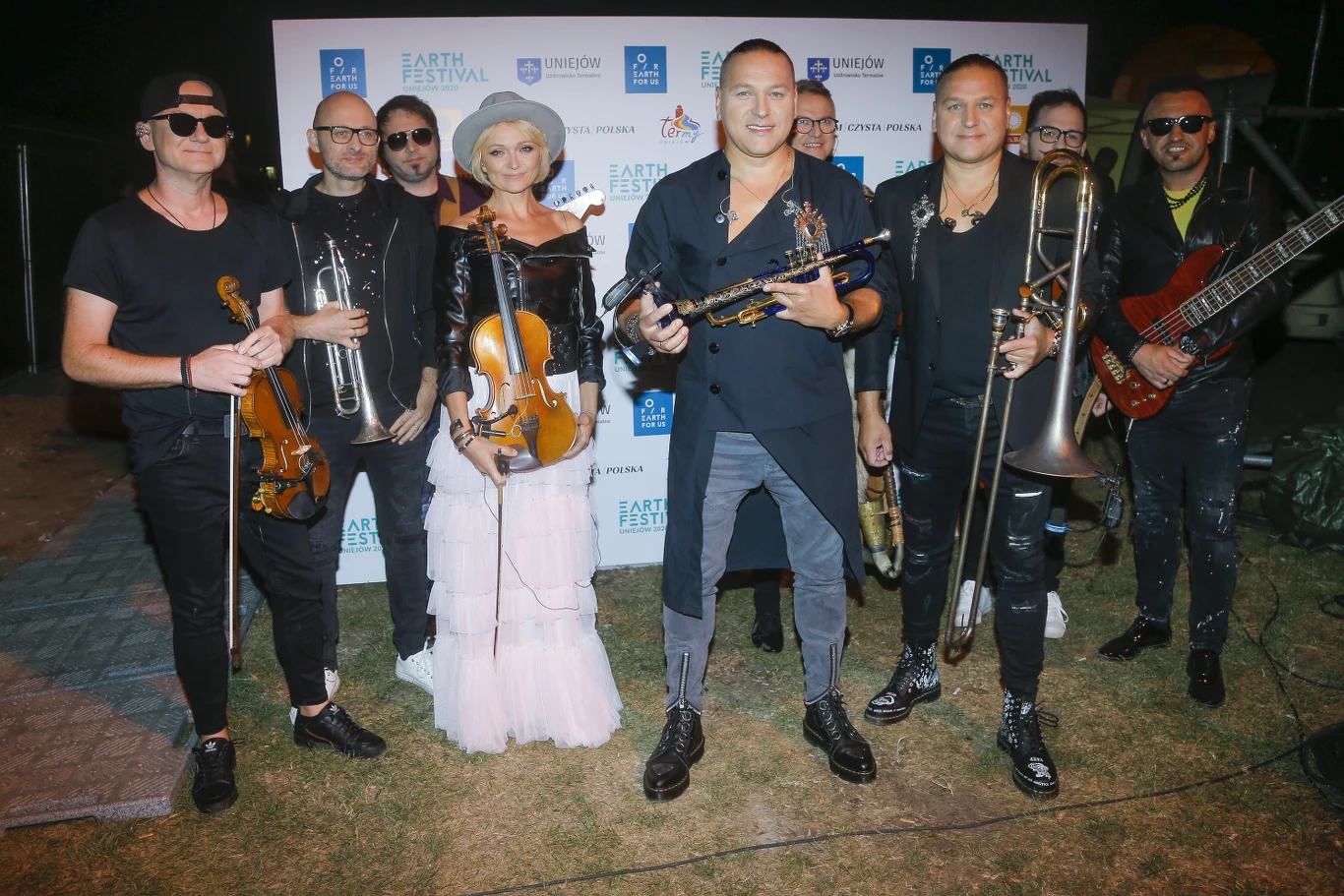 "Chcielibyśmy, aby nie było tu 'Ściernisko'" - mówili bracia Golec podczas swojego występu. Zespół oprócz wspomnianego "Ścierniska" wykonał też utwór "Crazy" oraz kazał zastanowić się publiczności, co odziedziczą po nas nasze dzieci.