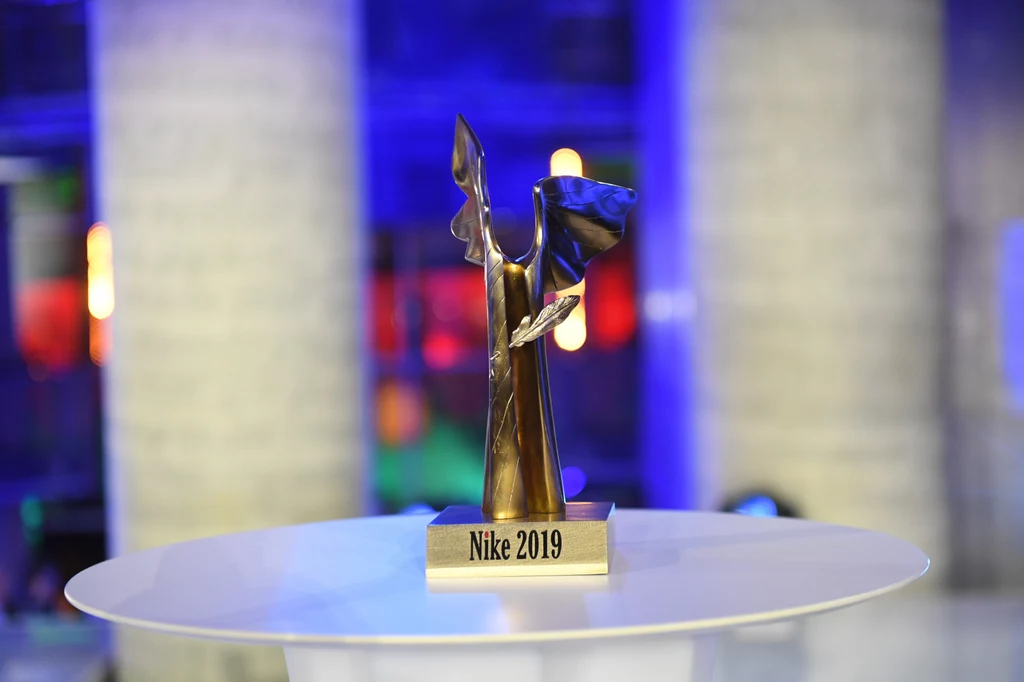 W ubiegłym roku Nagrodę Literacką Nike i Nike Czytelników nagrody zdobył Mariusz Szczygieł za reporterski zbiór "Nie ma". W ubiegłym roku Nagrodę Literacką Nike i Nike Czytelników nagrody zdobył Mariusz Szczygieł za reporterski zbiór "Nie ma".