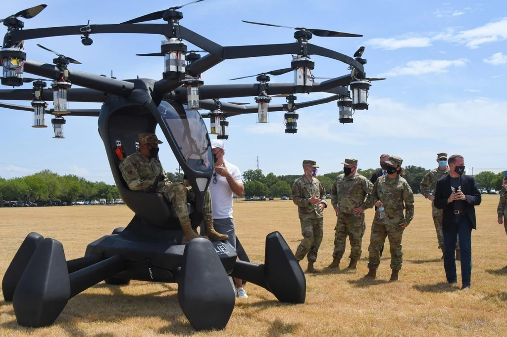 Hexa eVTOL napędzany jest 18 silnikami