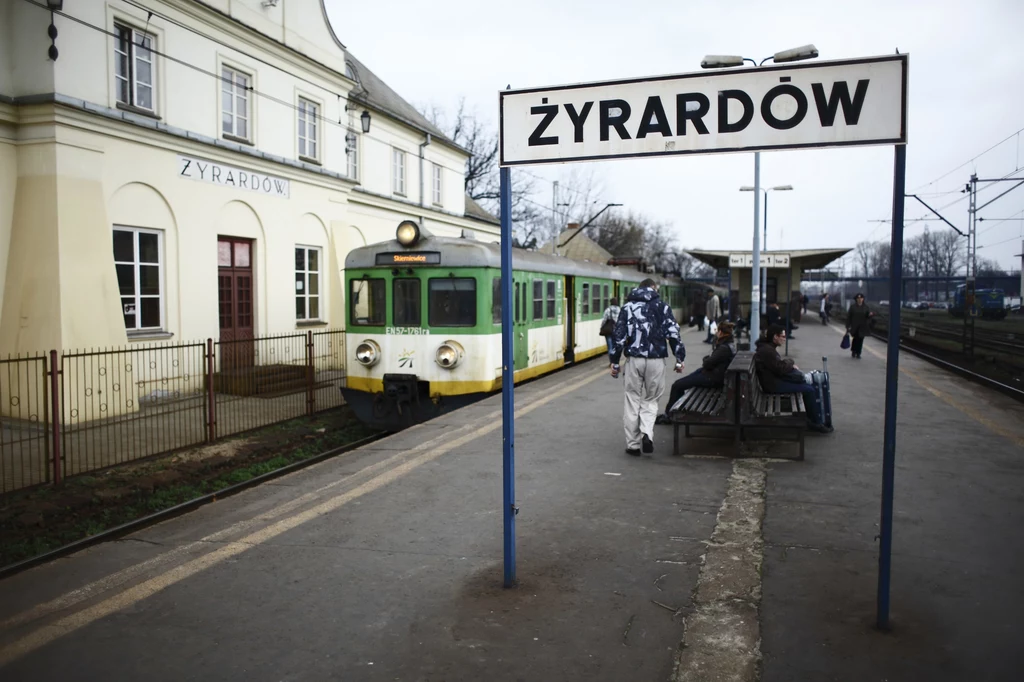 W 2007 roku pasażerom przedstawiono gruntownie wyremontowany gmach dworca. Zewnętrzna modernizacja to jednak nie wszystko. PKP zadbało, aby w budynku zainstalowano darmową sieć WiFi, kasy i automaty biletowe. Odświeżony budynek to prawdziwa perła wśród polskich dworców kolejowych! W 2007 roku pasażerom przedstawiono gruntownie wyremontowany gmach dworca. Zewnętrzna modernizacja to jednak nie wszystko. PKP zadbało, aby w budynku zainstalowano darmową sieć WiFi, kasy i automaty biletowe. Odświeżony budynek to prawdziwa perła wśród polskich dworców kolejowych!