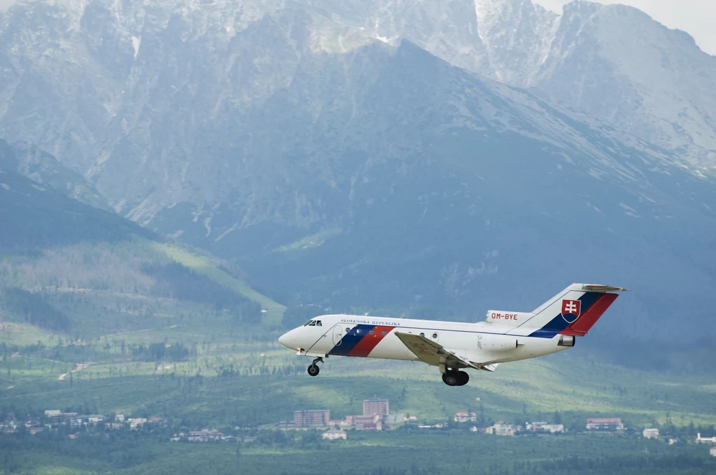Samolot nad lotniskiem Poprad Tatry