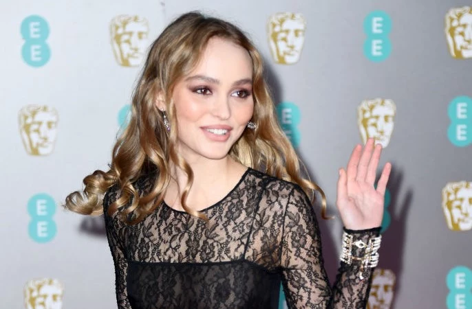 Lily Rose Depp to córka znanego aktora, Johny'ego Deppa