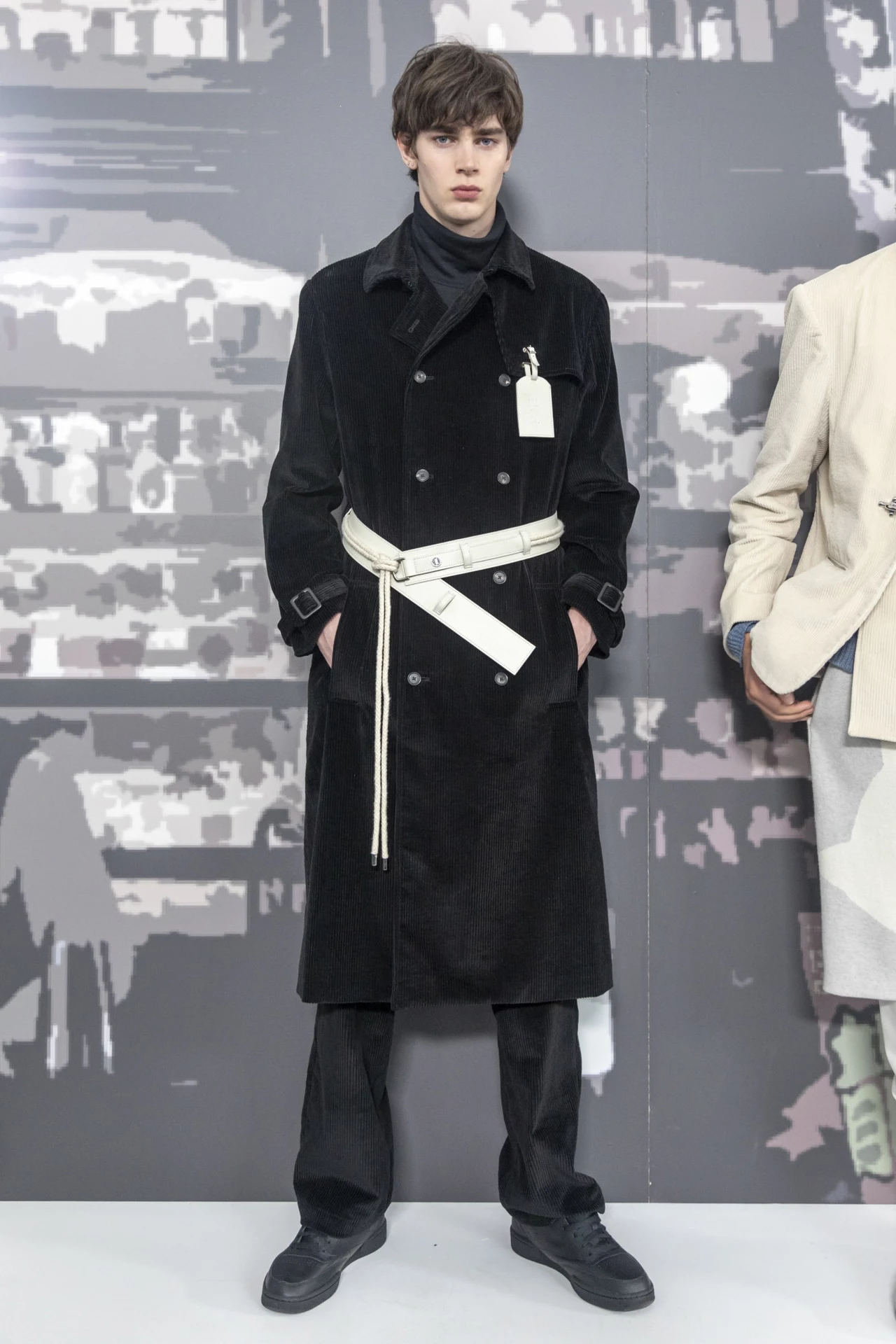 Ostatnią propozycją jest płaszcz dwurzędowy. Jeśli lubisz eleganckie stylizacje, to ta opcja zdecydowanie jest dla ciebie. Ostatnią propozycją jest płaszcz dwurzędowy. Jeśli lubisz eleganckie stylizacje, to ta opcja zdecydowanie jest dla ciebie.