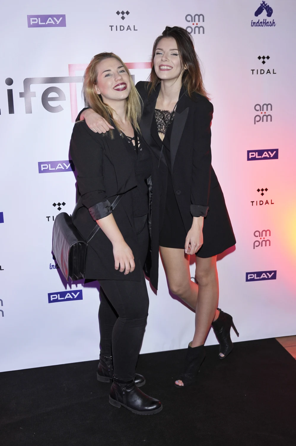 Natalia Szymaniec i Karolina Pielesiak, 2016 rok Natalia Szymaniec i Karolina Pielesiak, 2016 rok