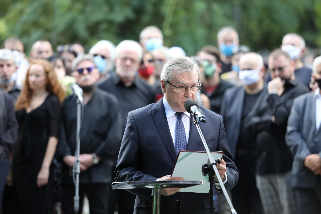 Piotr Gliński na pogrzebie Ewy Demarczyk