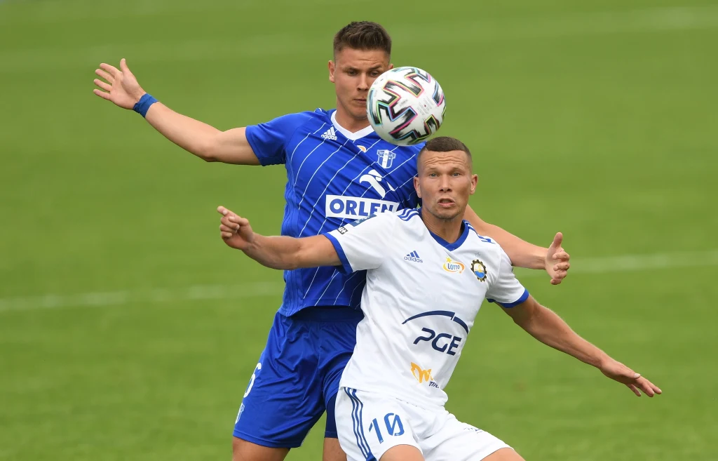 Mateusz Mak w meczu z Wisłą Płock Mateusz Mak w meczu z Wisłą Płock