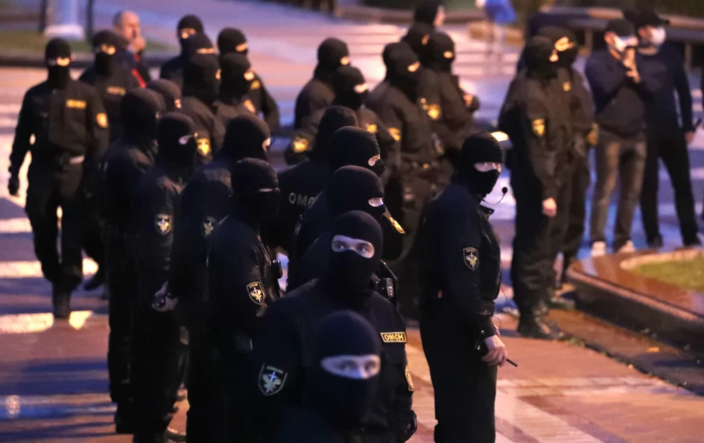 Co najmniej 270 osób zatrzymała milicja podczas protestu w centrum Mińska Co najmniej 270 osób zatrzymała milicja podczas protestu w centrum Mińska