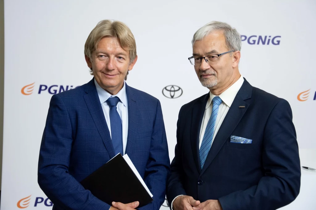 Jacek Pawlak, Prezes Toyota Motor Poland i Toyota Central Europe oraz Jerzy Kwieciński, Prezes Zarządu PGNiG