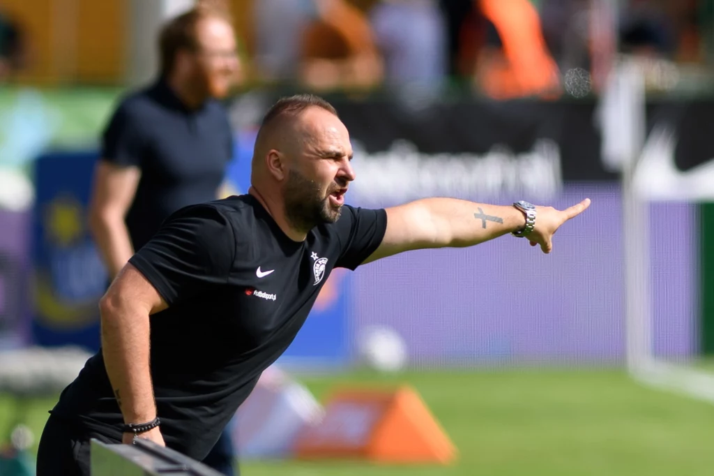 Trener Warty Poznań Piotr Tworek Trener Warty Poznań Piotr Tworek