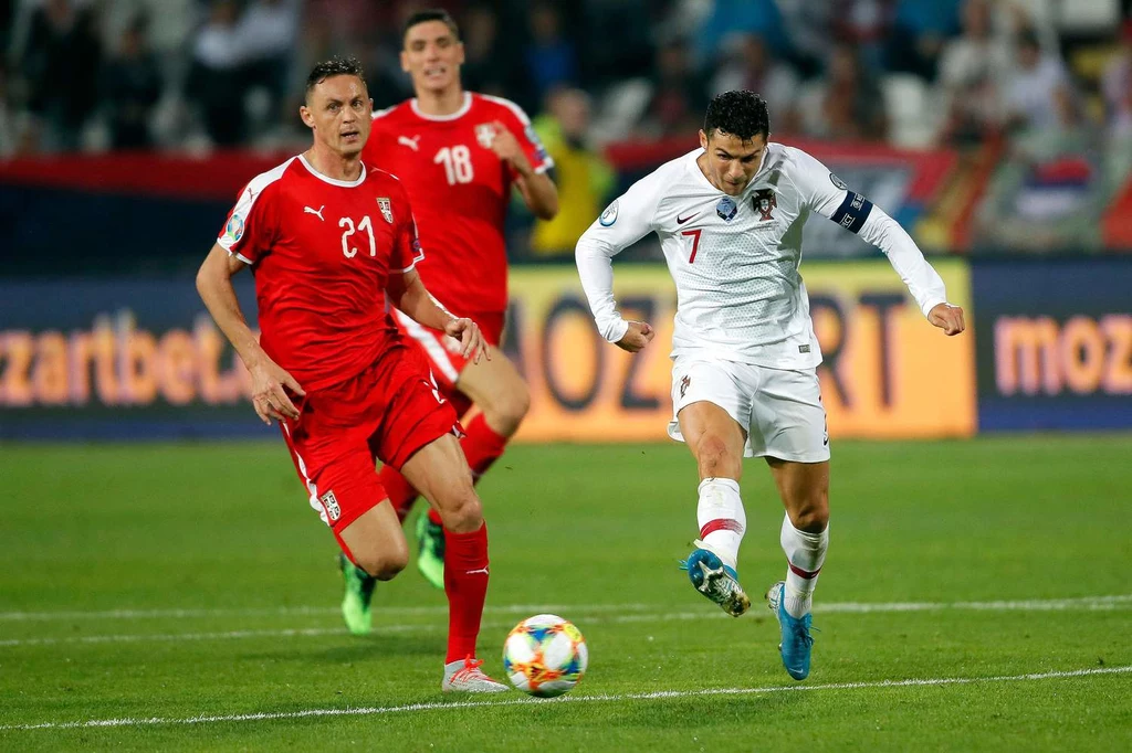 Nemanja Matić w meczu z Portugalią