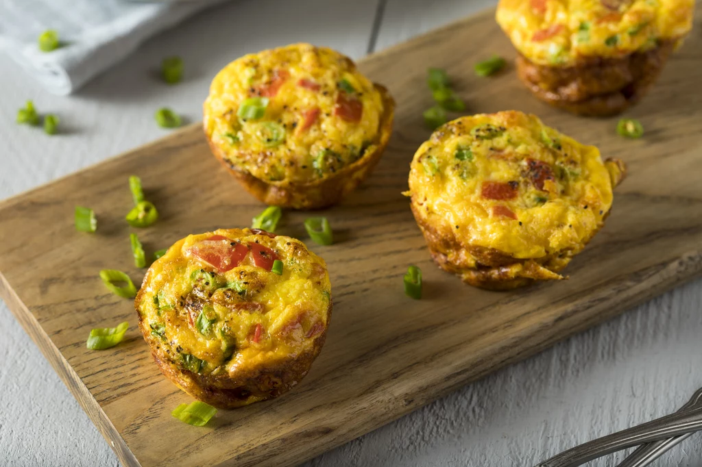 Pikantne muffinki idealnie sprawdzą się jako drugie śniadanie