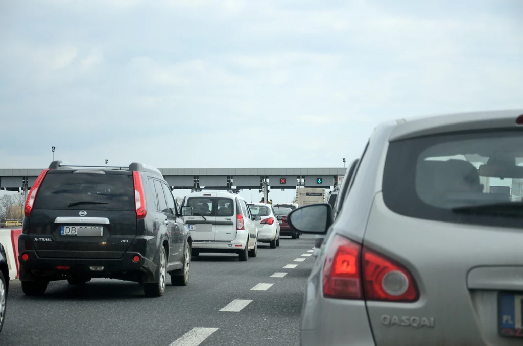 System bramek powoduje, że często szybciej jest pojechać drogą alternatywną niż zakorkowaną autostradą