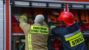 Pod naporem śniegu zawalił się dach hali magazynowej; nikt nie ucierpiał, zdj. ilustracyjne