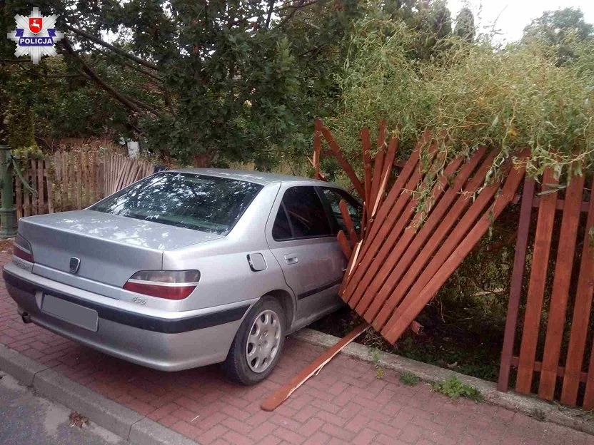 Samochód został uszkodzony, ale nikomu nic się nie stało