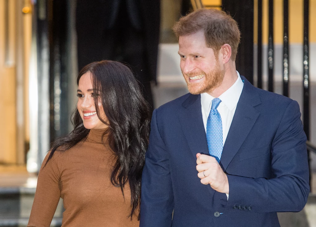 Niezapominajki były też w bukiecie ślubnych Meghan. Kto je tam włożył? Oczywiście wnuk Elżbiety II