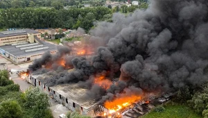 Pożar hali magazynowej w Konstancinie-Jeziornie