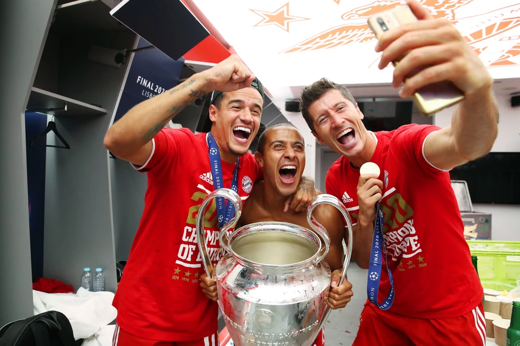 Philippe Coutinho, Thiago oraz Robert Lewandowski fetują zwycięstwo w Lidze Mistrzów Philippe Coutinho, Thiago oraz Robert Lewandowski fetują zwycięstwo w Lidze Mistrzów