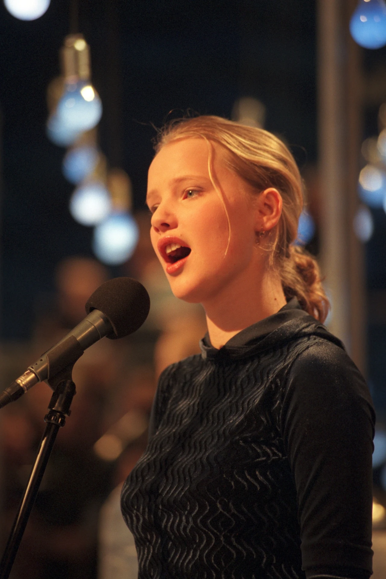 Do "Szansy na sukces" powróciła jeszcze w 2001 roku, kiedy wykonała piosenkę 'Uciekali'' z musicalu "Metro". Rok później aktorka wzięła udział w "Idolu", w którym dotarła do półfinału.