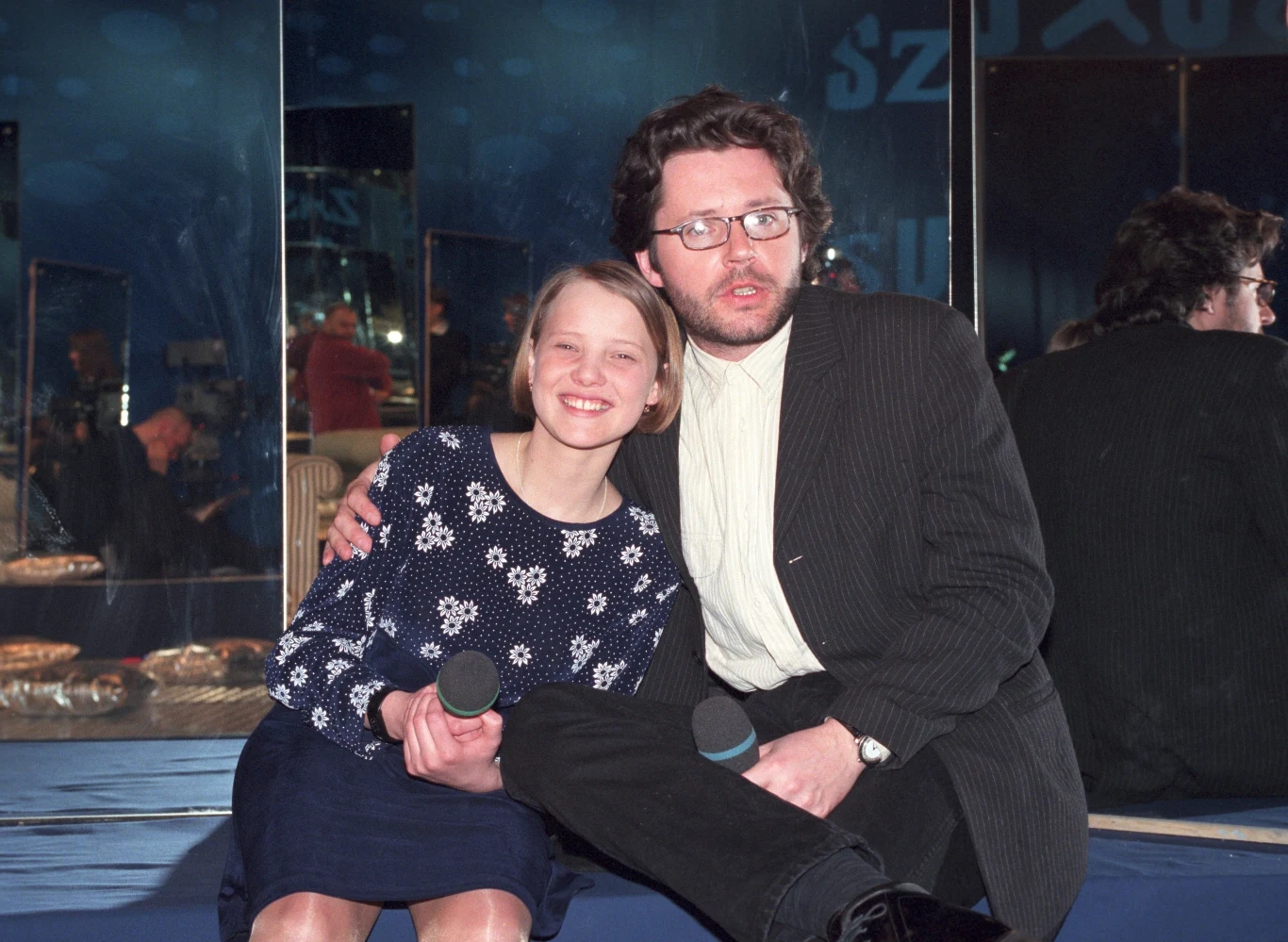 Kiedy zachwyciła widzów "Szansy na sukces", śpiewając piosenkę Grzegorza Turnaua "Między ciszą a ciszą", miała zaledwie 16 lat. 22 lata później, promując serial "The Eddy", Netflix opublikował materiał, w którym polska aktorka ponownie mierzy się ze standardem krakowskiego piosenkarza.

 