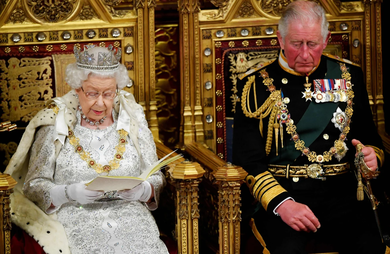 Królowa Elżbieta II i książę Karol