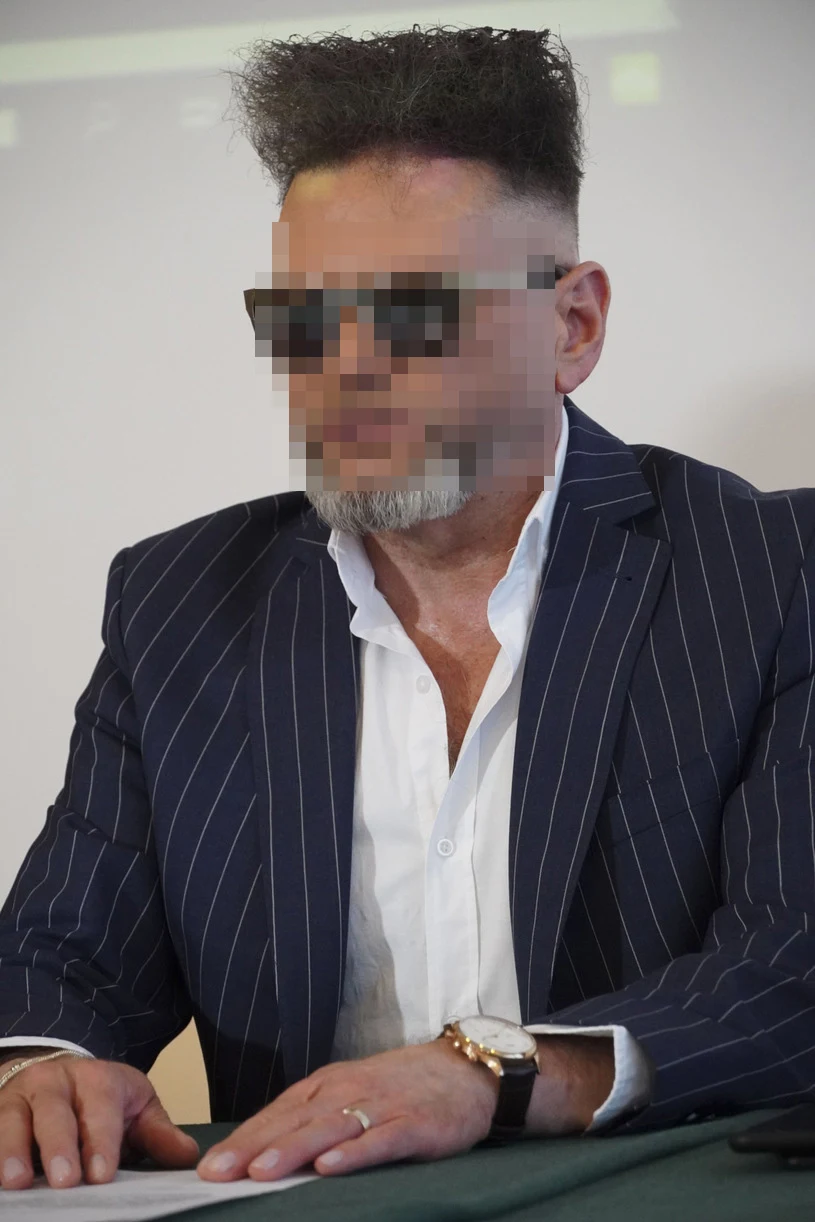 Krzysztof R. Krzysztof R.