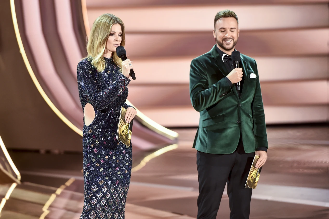 Duet prowadzących: Małgorzata Tomaszewska i Aleksander Sikora Duet prowadzących: Małgorzata Tomaszewska i Aleksander Sikora