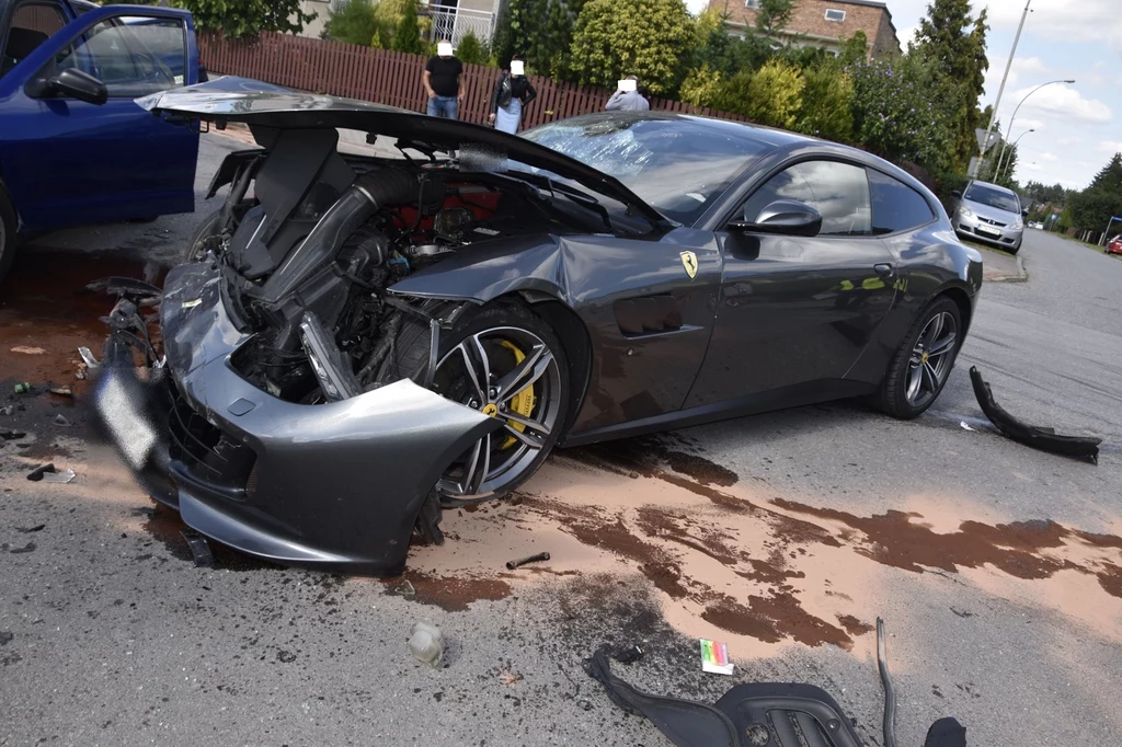 Rozbite ferrati GTC4 lusso