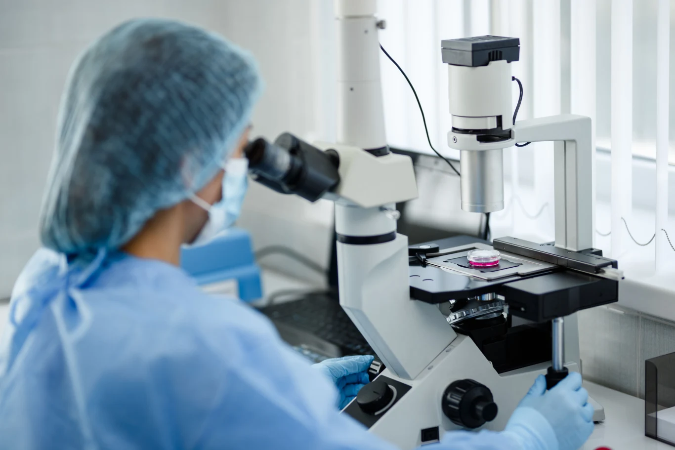 Sprawa wycieku danych pacjentów z sieci laboratoriów ALAB postawiła na nogi urzędników zajmujących się ochroną danych osobowych Sprawa wycieku danych pacjentów z sieci laboratoriów ALAB postawiła na nogi urzędników zajmujących się ochroną danych osobowych