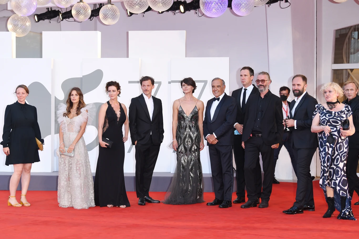Ekipa filmu "Śniegu już nigdy nie będzie" podczas uroczystej premiery.