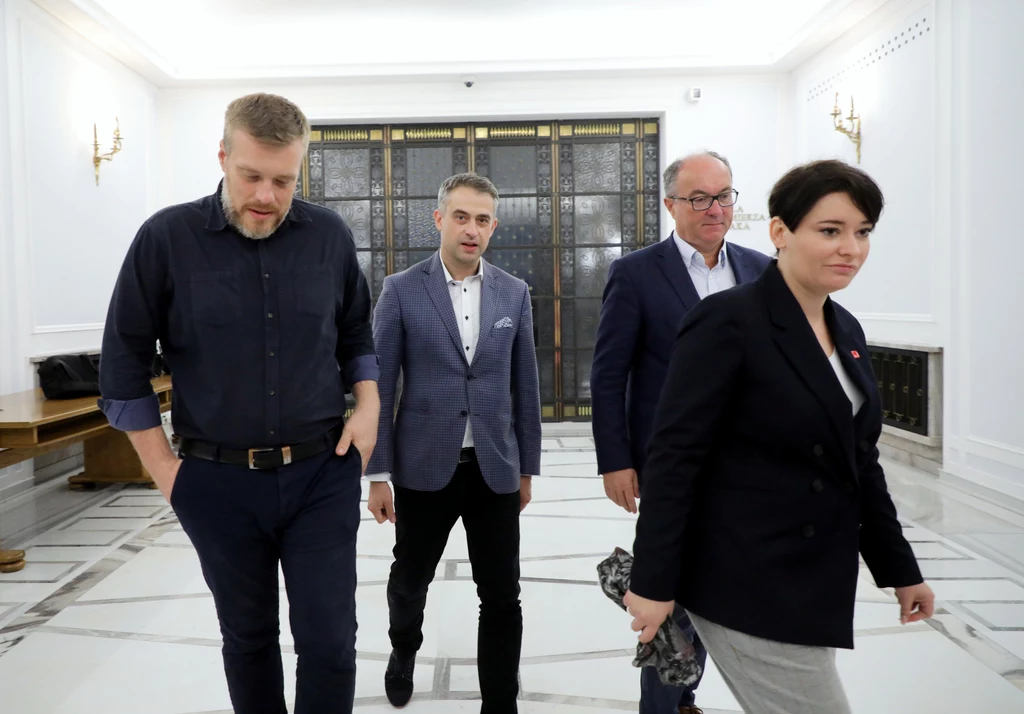 Politycy klubu Lewicy w październiku 2019 r. Politycy klubu Lewicy w październiku 2019 r.