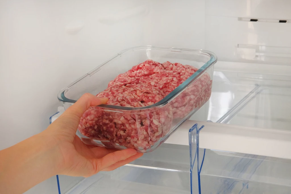 Mało kto wie, jak prawdiłowo przechowywać w lodówce mięso