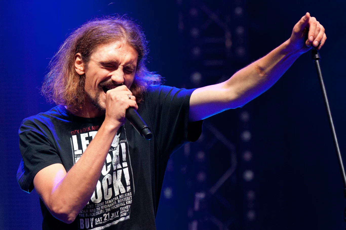 Gienek Loska podczas występu w Rzeszowie (2011 r.)