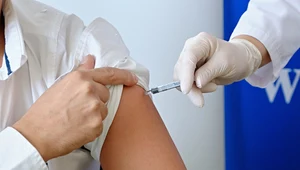 Reakcji alergicznych nie zaobserwowano w badaniach klinicznych, podczas których ponad 20 000 osób zostało zaszczepionych, chociaż osoby z historią takich reakcji nie były rekrutowane do testów.