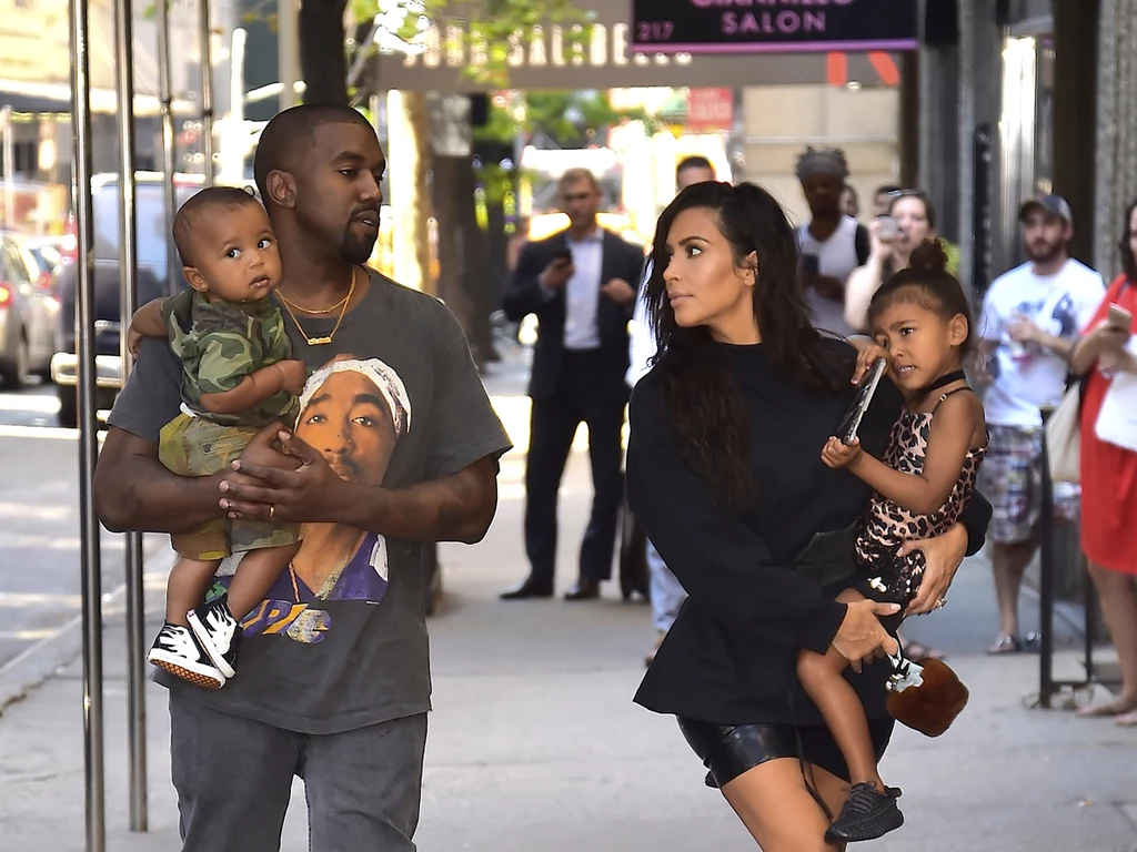 Kim Kardashian i Kanye West z dziećmi: North West i Saint West 